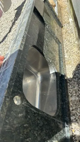 Vendo Pedra com cuba para cozinha