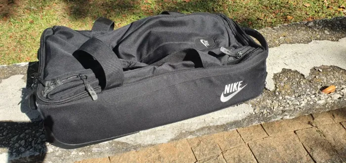 Mala com rodinha da NIKE - Usada