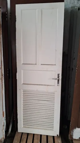 Vendo porta de madeira 70 por 2 metros