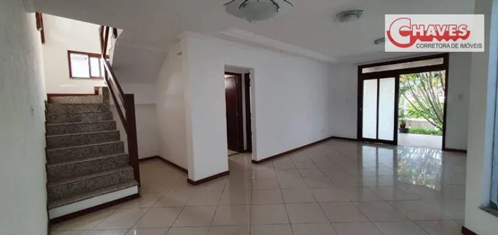 Casa Condominio Fechado, 4 dormitórios à VENDA, 198 m² por R$ 820.000 - Lauro de Freitas -