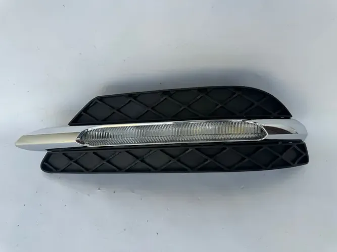Grade e Farol de Milha Led Esquerdo Mercedes Benz C180 C200 2012