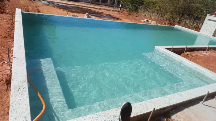 Piscinas em azulejos 