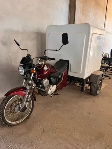 Vende Triciclo Baú ! Moto nova . Pouco Rodada !! 