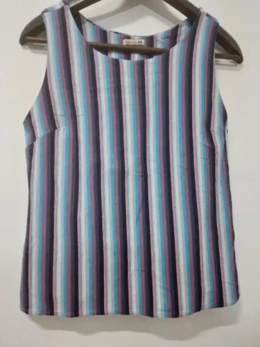 Blusa listrada Folic. Nova.