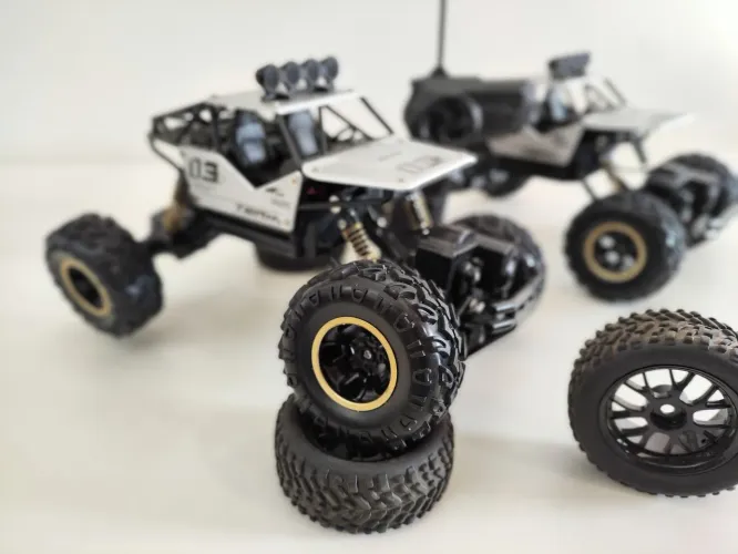 Carro de Controle Remoto 4x4