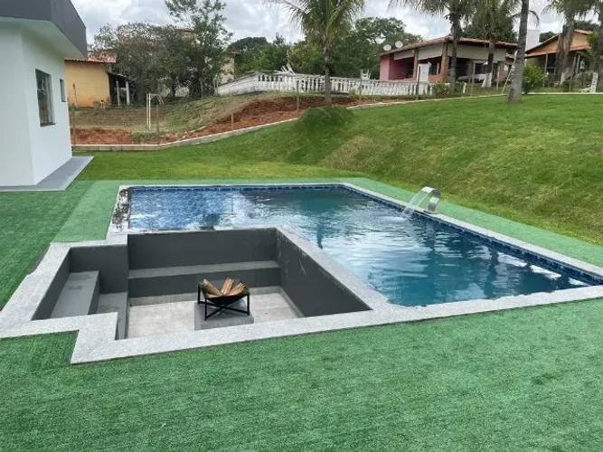 Casa em condomínio com portaria 24hs, entre Sao Jose do Almeida e Lagoa Santa.