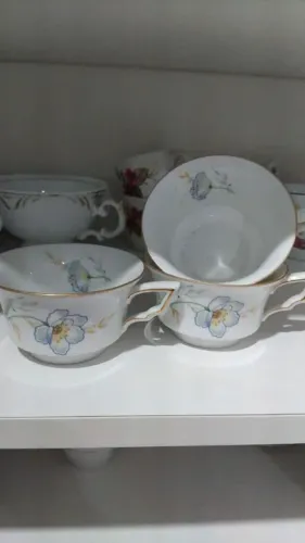 3 xicaras de café sem pires
