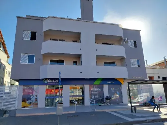 Aluga-se apto 2 quartos centro Canasvieiras/SC, 2 quadras do mar - 2026