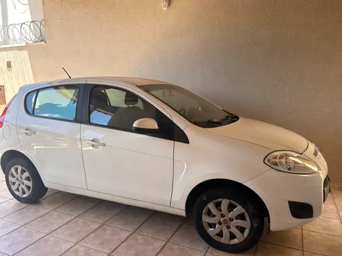 Fiat Palio Attractive 1.0 EVO Fire Flex 8V 5P 2013