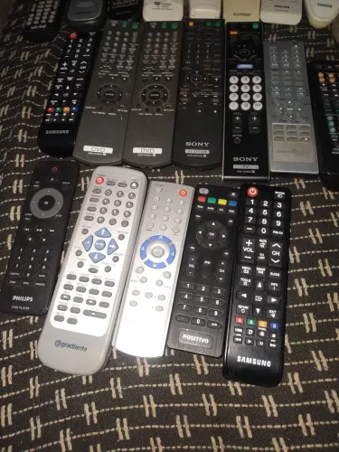 Controles remotos diversos
