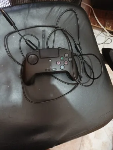 Controle Fightpad Razer Raion para PS4 e PC