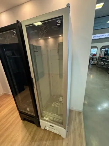 Conservador vertical 336 litros ar forçado para sorvetes Metalfrio