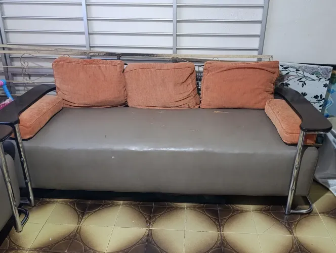 Sofá de 2 e 3 lugares.