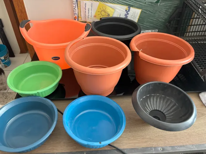 Conjunto de peças de plástico com avarias