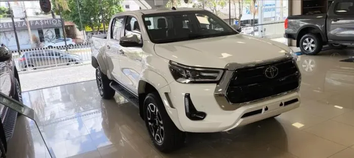 Toyota Hilux CD SRX Plus 4X4 2.8 TDI Die. Aut. 2025