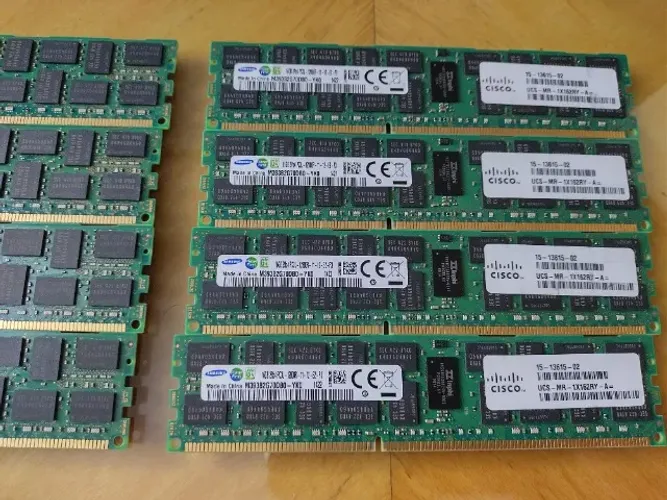  Memoria Samsung Servidor 16gb Ddr3l 1600 Ecc Rdimm M393b2g70db0-yk0 Aceito Trocas   