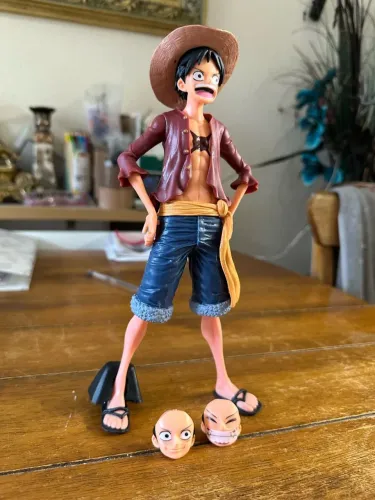 Boneco Luffy