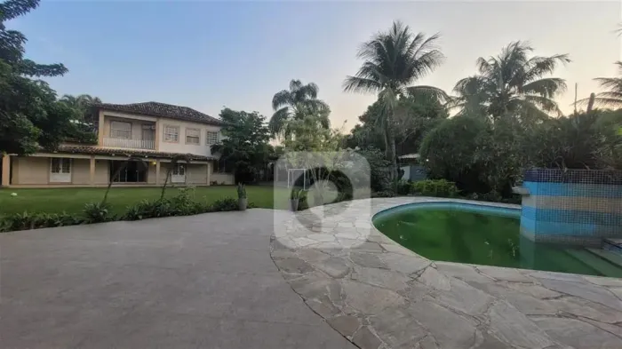 Casa à Venda no Condomínio Núcleo das Mansões - Barra da Tijuca - 527m2 - 4.500.000,00