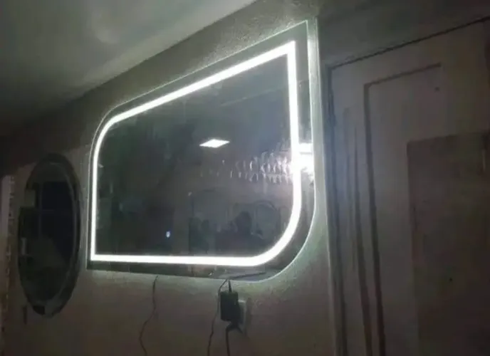 Espelho Decorativo com Iluminação LED