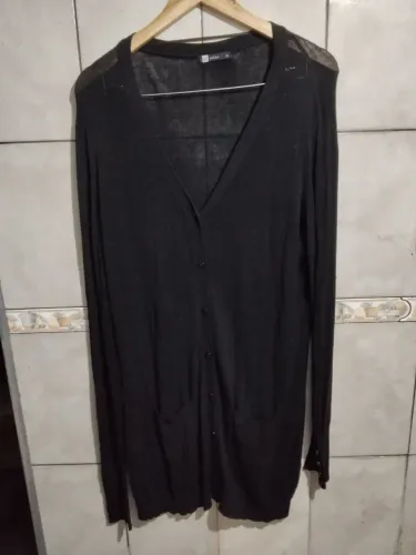 Cardigan Feminino Preto com Detalhes