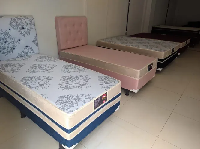 Sob encomenda, sob medida. Camas box e sofás