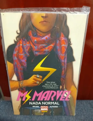 REVISTA M.S.MARVEL - NADA NORMAL
