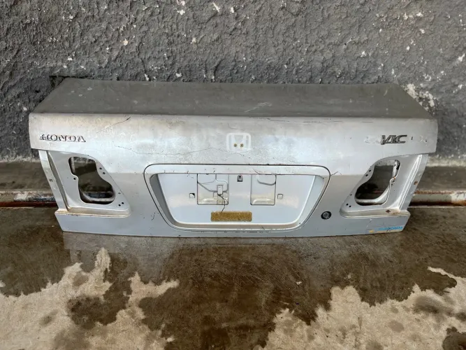 Tampa traseira Honda Civic 96 á 00