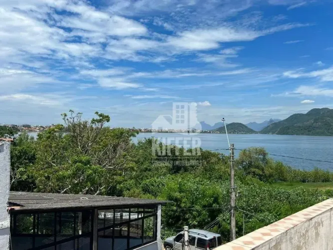 Casa com 3 quartos à venda, 160 m² por R$ 360.000 - Piratininga - Niterói/RJ