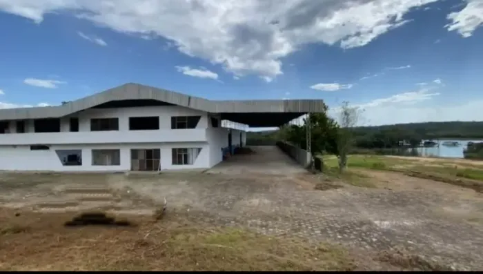 ESTALEIRO À VENDA NO TARUMÃ LEIA