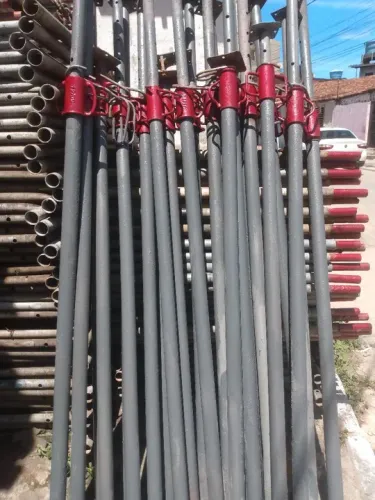 Vendo escoras metálicas 