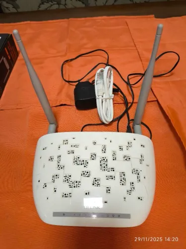 Roteador ADSL, para uso com linha de telefone. Não aceita fibra óptica 