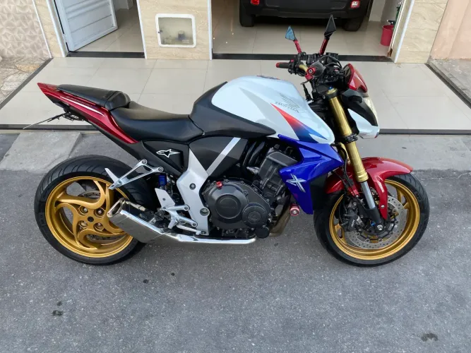 CB 1000r ano 2013 - R$ 52 mil 