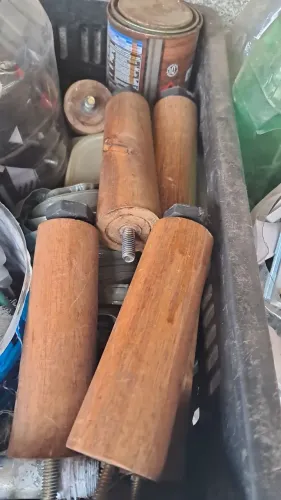 pés de cama box casal 100 reais 
