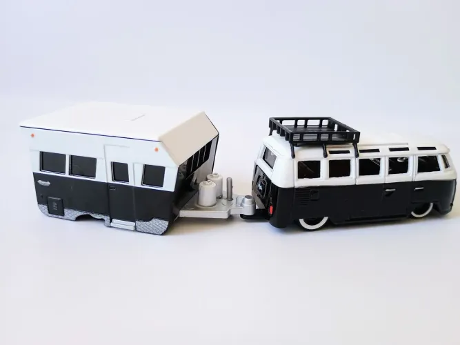 Volkswagem Van Samba Alameda Trailer - 1:64 - Maisto Design