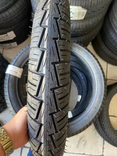 Pneu de Moto 100/90-18 Sem câmara MAGGION 