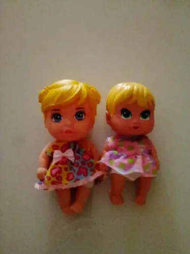 Lote com 2 bonecas pequenas