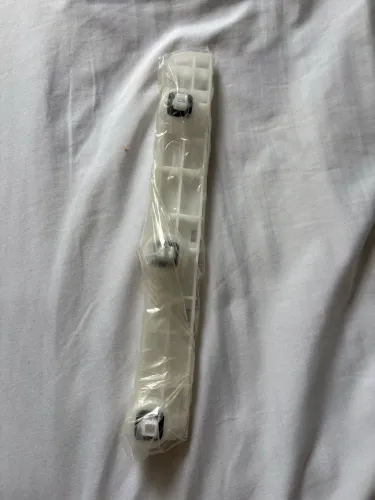 Vendo Guia do para-choque traseiro lado direito do Versa