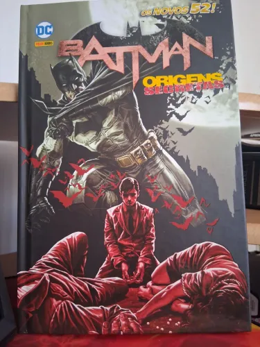 Batman Origem Secreta. Capa dura.