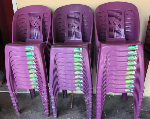 Cadeira de plástico