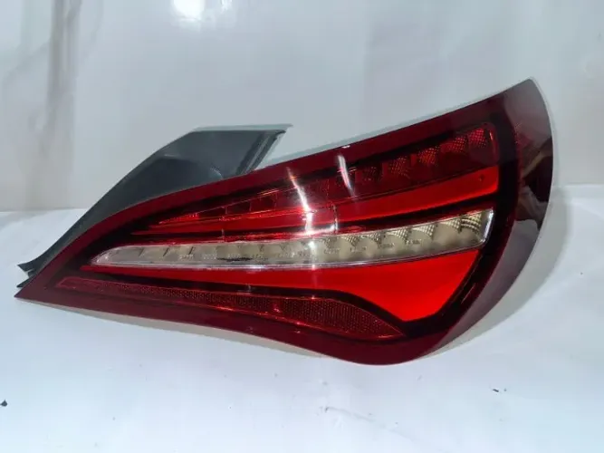 Lanterna direita Mercedes cla 200 250 2017 2018 2019 original restaurada