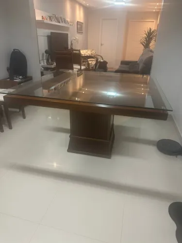 Mesa 8 lugares madeira com tampo de vidro 