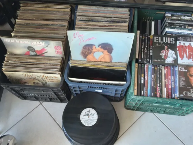 Lote de discos vinil pra decoração + DVDS