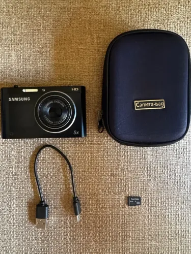 Câmera Digital Samsung DF300F- com Case e Cartão SD