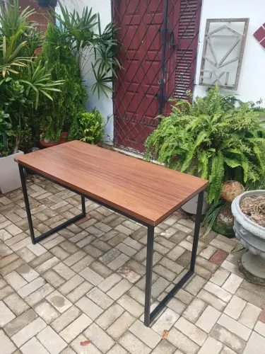 Mesa / escrivaninha pronta entrega