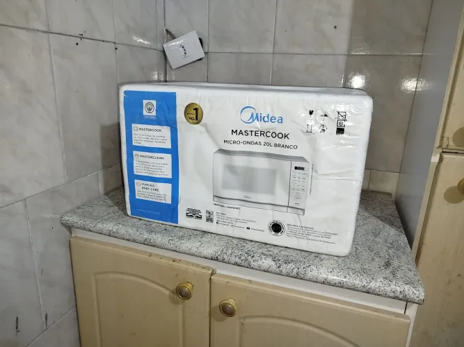 Microondas NOVO, Midea 20L 127v, com revestimento interno Antibacteriano e Antiaderente.