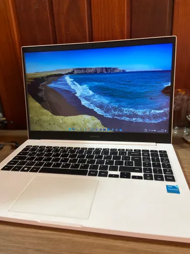 Samsung Book 4gb de ram-Intel Celeron 6305 +SSD 220gb