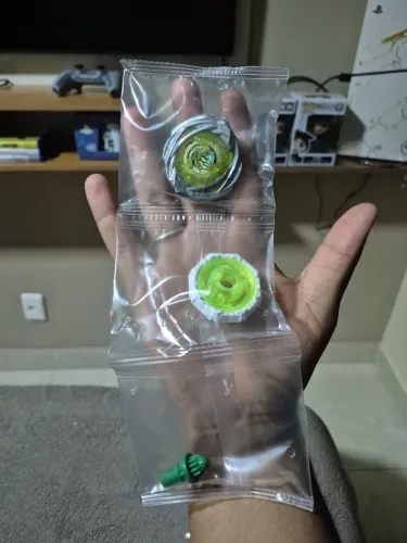 Beyblade X Hover Wyvern 8-80B