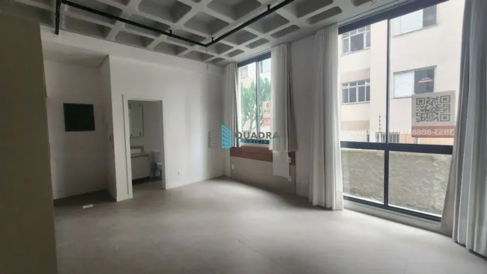 Apartamento com 1 dormitório para alugar, 34 m² por R$ 4.000,00/mês - Pantanal - Florianóp