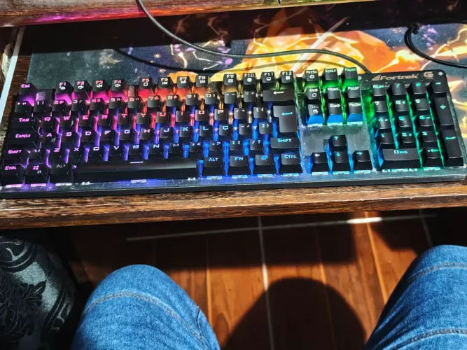 Teclado mecânico RGB FORTREK K5
