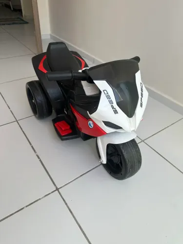 Moto elétrica infantil 